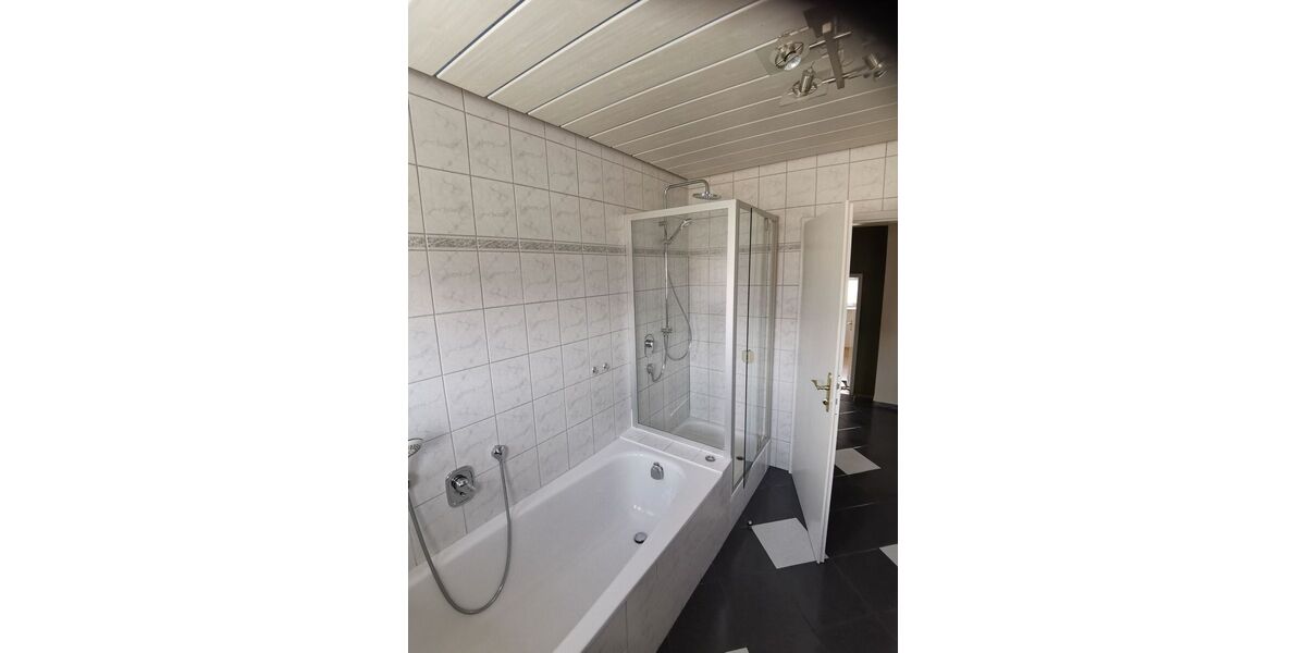 Moderne 4,5-Zimmer Dachgeschosswohnung mit Balkon & EBK - Appartement Schwäbisch Gmünd Bargau | Angebot:27492971