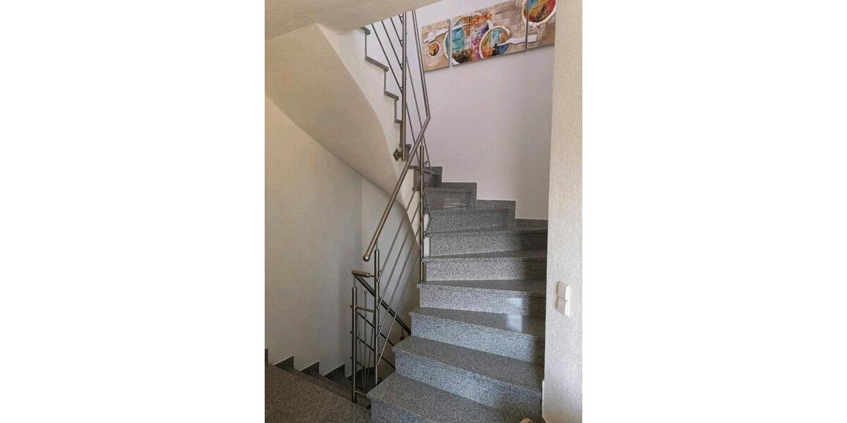 Einfamilienhaus Göggingen - 5 Zimmer, 228 m&sup2;, 2.200&euro; | Angebot:26041520