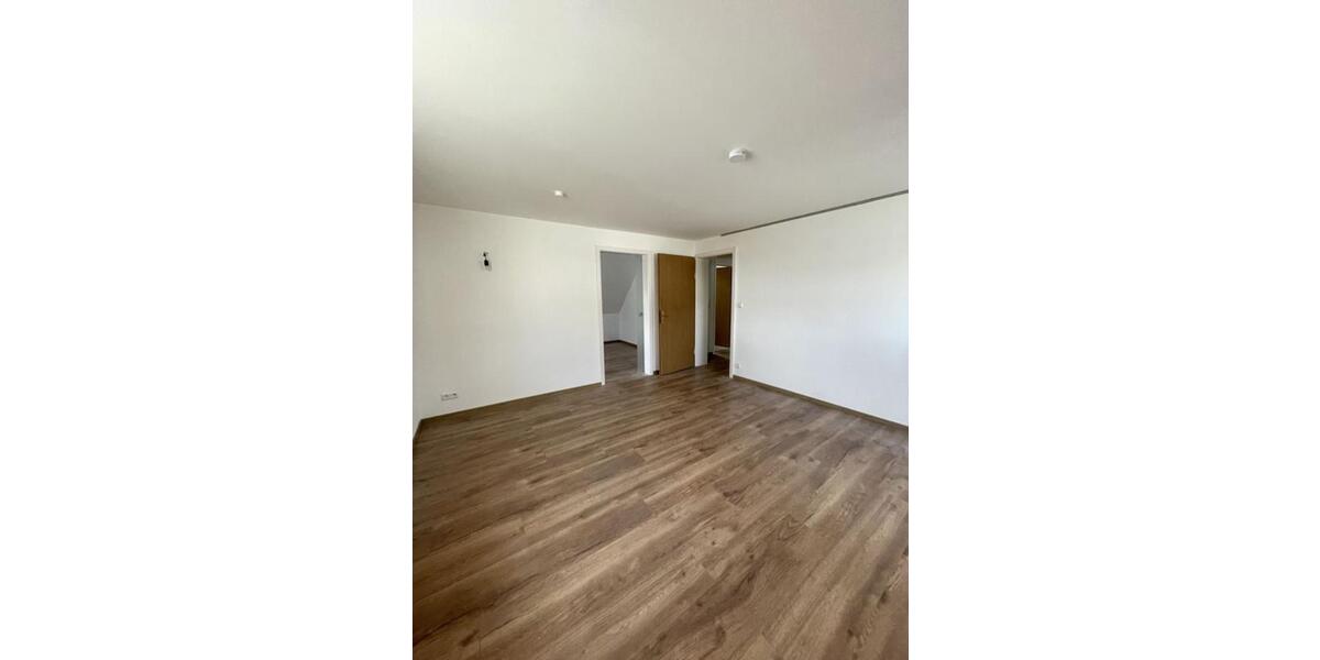 Dachgeschoßwohnung Nattheim - 3 Zimmer, 65 m&sup2;, 780&euro; | Angebot:25340815