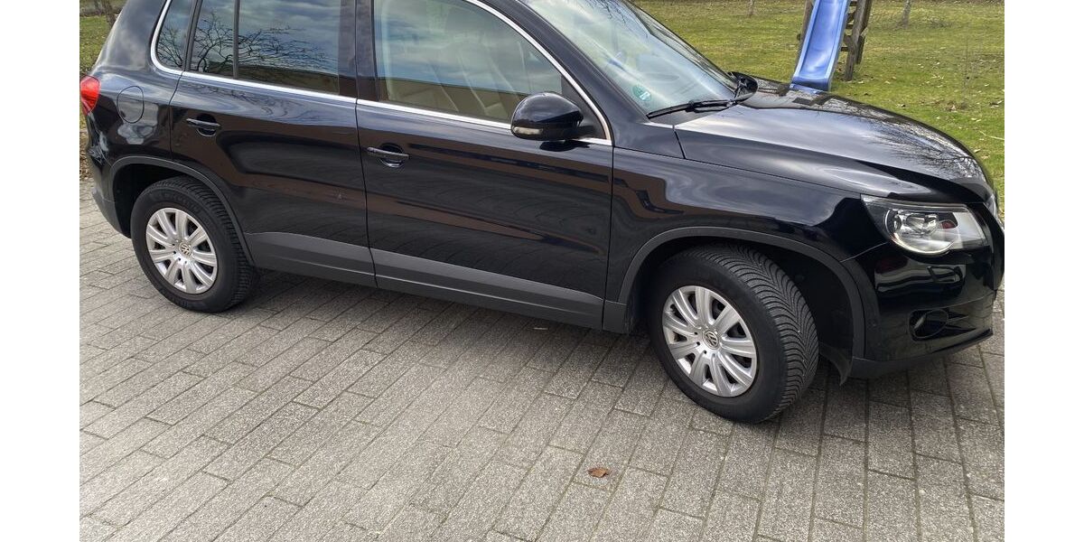 VW Tiguan 125.510 km 8.300 &euro; Giengen-Sachsenhausen 89537