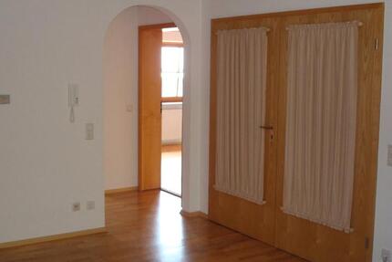 Wohnung Nattheim - 3.5 Zimmer, 80 m&sup2;, 390&euro; | Angebot:27544019