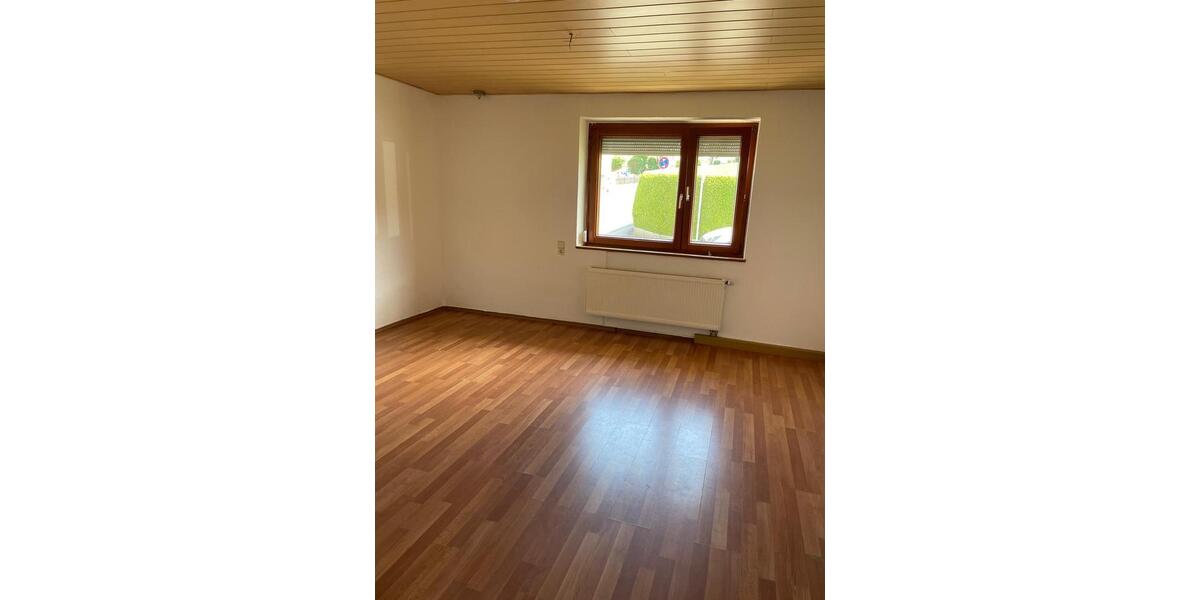 Erdgeschoßwohnung Heidenheim an der Brenz - 3 Zimmer, 80 m&sup2;, 700&euro; | Angebot:26478688