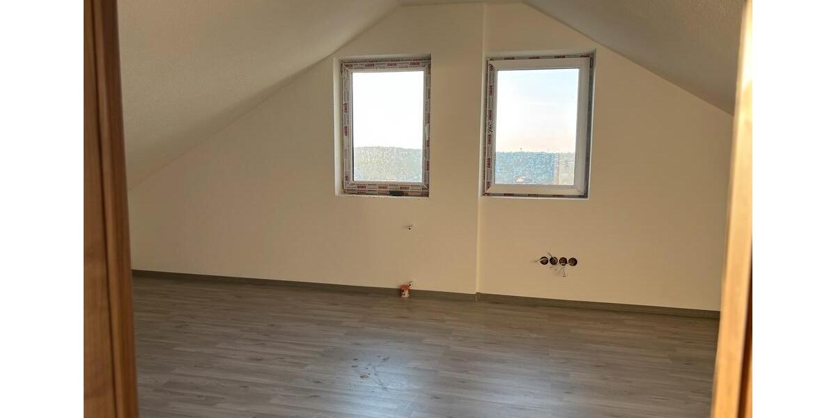 Dachgeschoßwohnung Aalen Attenhofen - 3 Zimmer, 75 m&sup2;, 850&euro; | Angebot:25844622