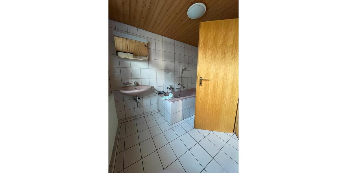 Einfamilienhaus Jagstzell - 7 Zimmer, 150 m&sup2;, 1.300&euro; | Angebot:25992350