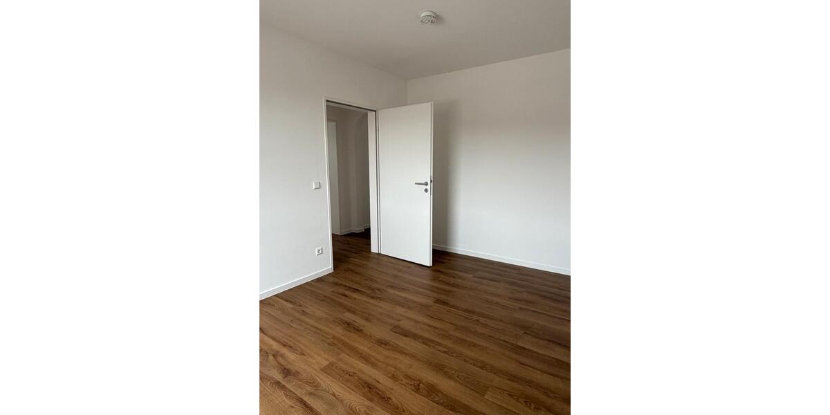 Etagenwohnung Essingen - 4 Zimmer, 92 m&sup2;, 1.250&euro; | Angebot:25298780