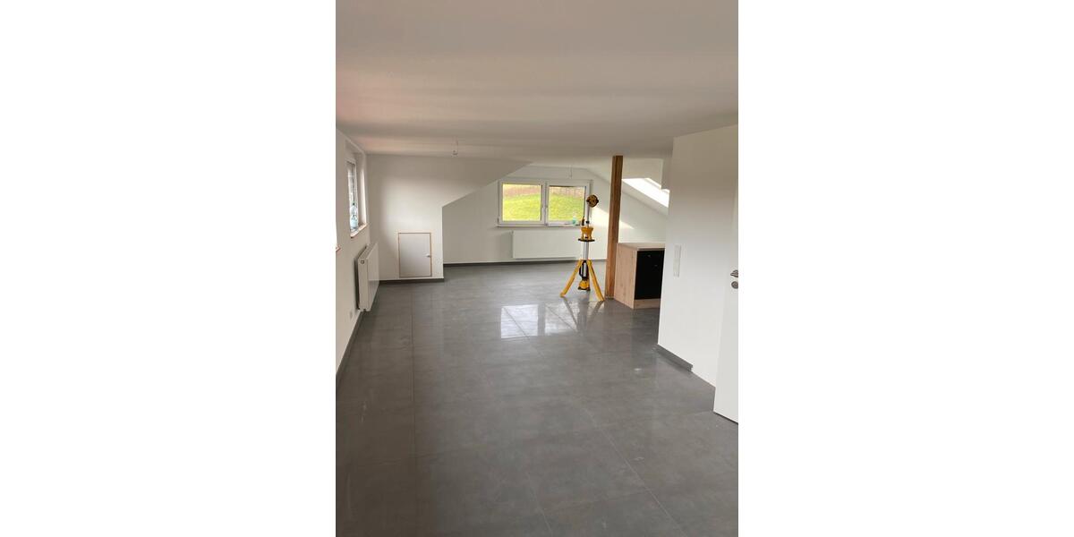 Dachgeschoßwohnung Schwäbisch Gmünd Bargau - 2.5 Zimmer, 90 m&sup2;, 1.200&euro; | Angebot:26039078