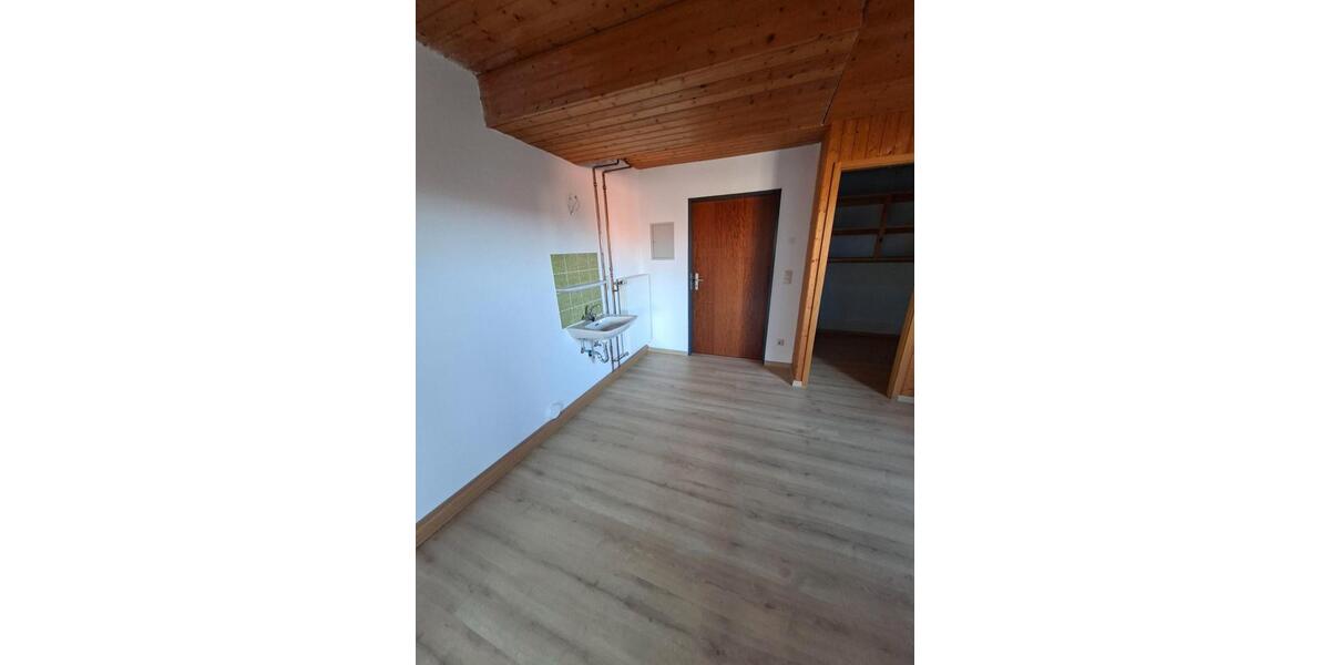 Erdgeschoßwohnung Bopfingen - 4 Zimmer, 93 m&sup2;, 200.000&euro; | Angebot:26023263