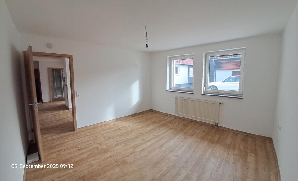 Erdgeschoßwohnung Frankenhardt - 3.5 Zimmer, 90 m&sup2;, 690&euro; | Angebot:26038454