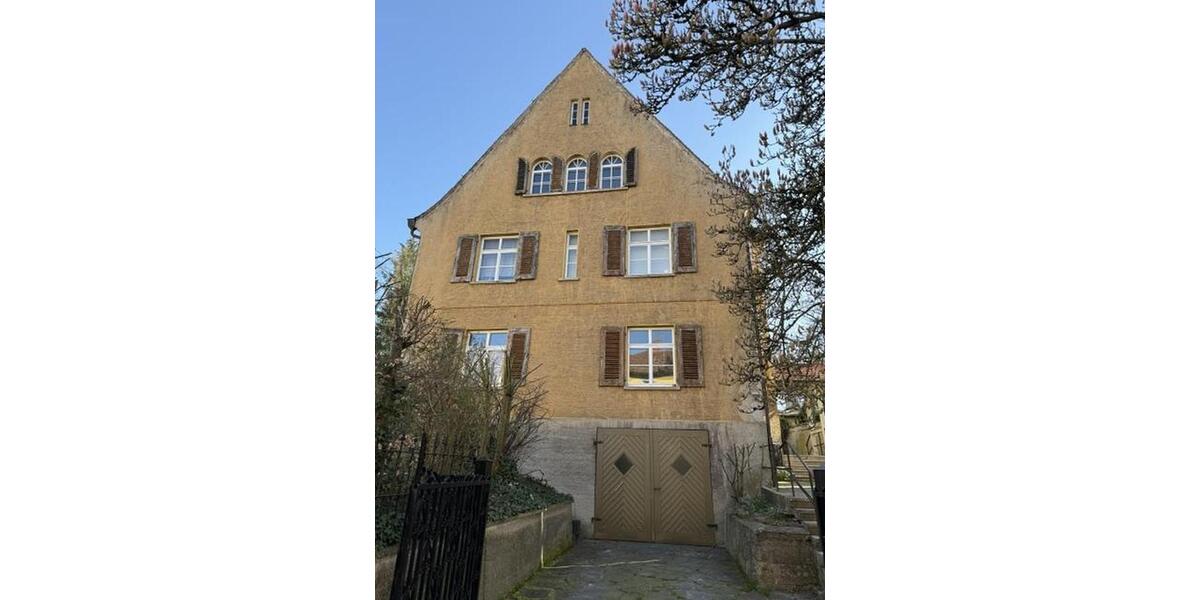 Dachgeschoßwohnung Ellwangen (Jagst) - 3.5 Zimmer, 81 m&sup2;, 900&euro; | Angebot:25552194