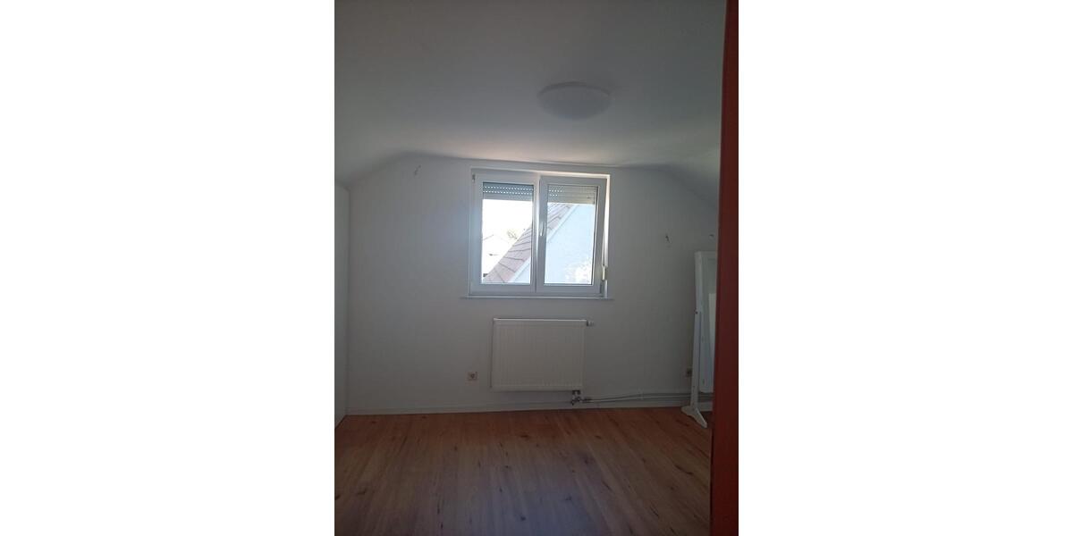 Dachgeschoßwohnung Aalen Unterkochen - 3 Zimmer, 61 m&sup2;, 800&euro; | Angebot:27597210