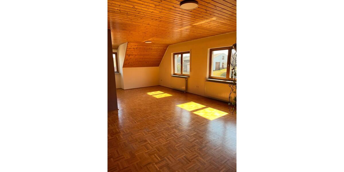 Dachgeschoßwohnung Stimpfach - 3 Zimmer, 85 m&sup2;, 800&euro; | Angebot:26007809