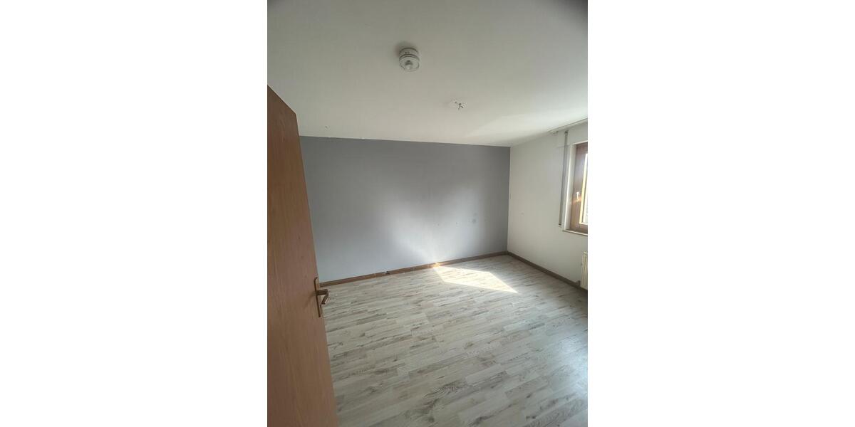 Etagenwohnung Schwäbisch Gmünd Bargau - 4 Zimmer, 84 m&sup2;, 195.000&euro; | Angebot:27533779