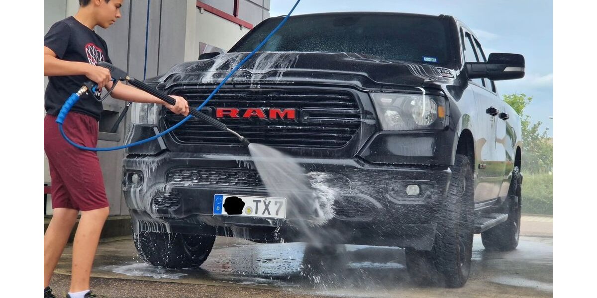 Dodge RAM 183.000 km 27.500 &euro; Aalen 73432