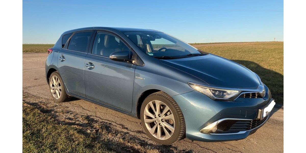 Toyota Auris 132.000 km 12.990 &euro; Göggingen 73571