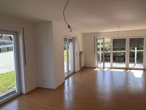 Etagenwohnung Oberkochen - 4.5 Zimmer, 103 m&sup2;, 1.200&euro; | Angebot:25887867