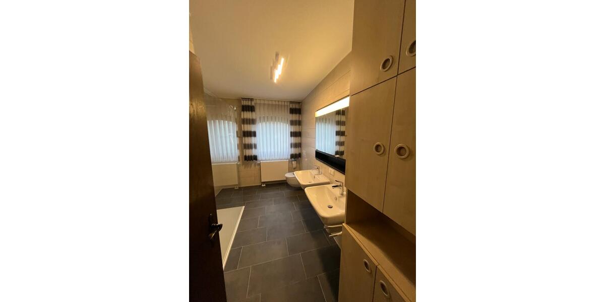 Einfamilienhaus Nördlingen - 6 Zimmer, 124 m&sup2;, 1.400&euro; | Angebot:26471991