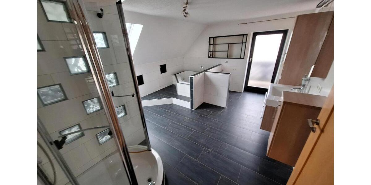 Einfamilienhaus Ellwangen (Jagst) - 12 Zimmer, 320 m&sup2;, 699.000&euro; | Angebot:25991198