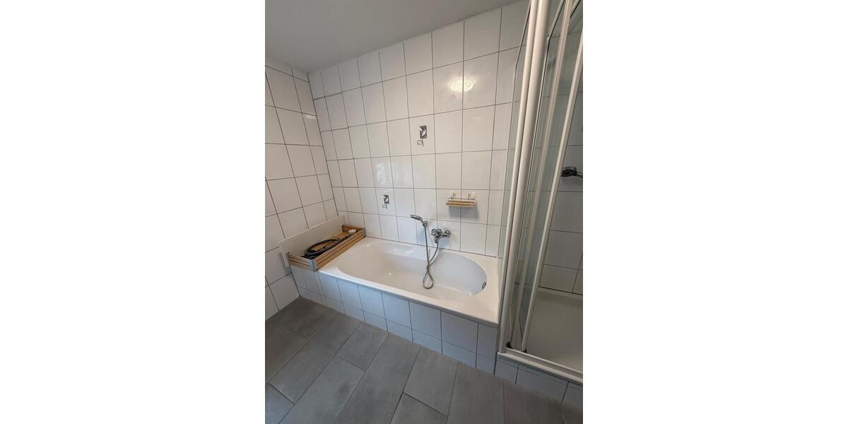 Erdgeschoßwohnung Aalen Attenhofen - 5 Zimmer, 184 m&sup2;, 1.750&euro; | Angebot:24945000