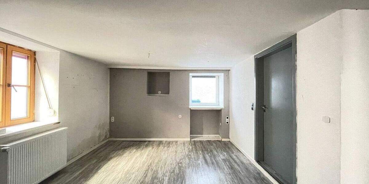 Einfamilienhaus Nördlingen Kleinerdlingen - 1 Zimmer, 287 m&sup2;, 320.000&euro; | Angebot:25678392