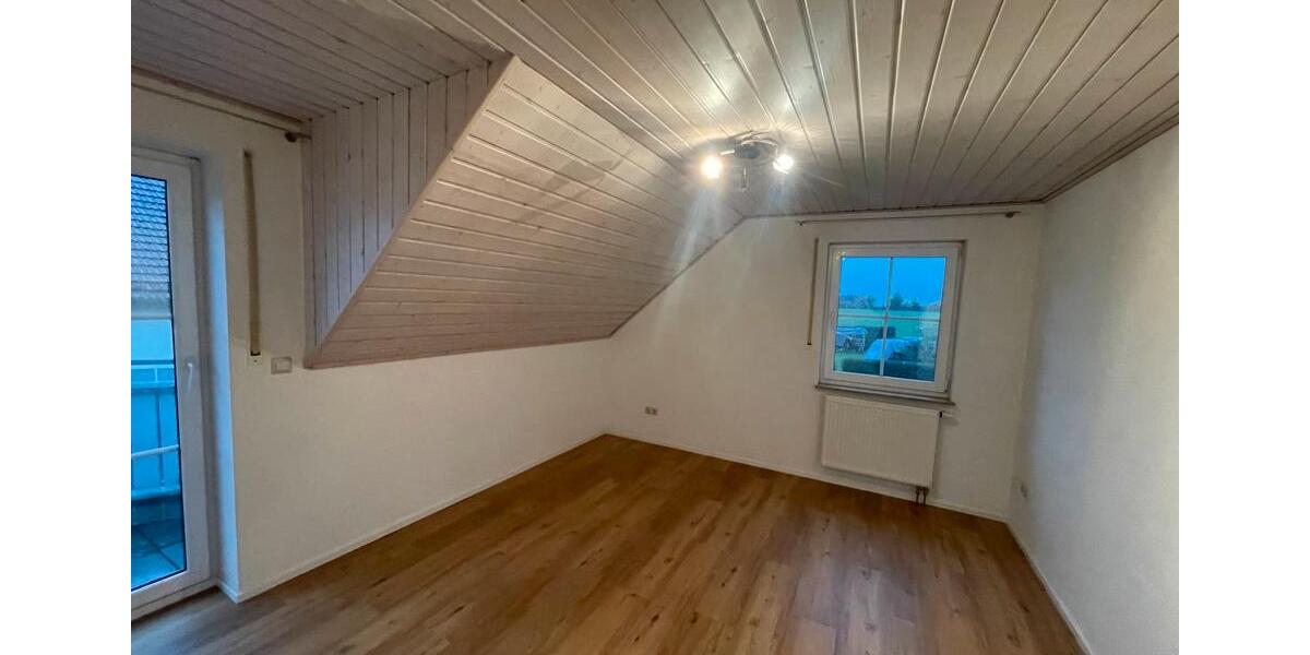 Einfamilienhaus Ellwangen (Jagst) - 5 Zimmer, 120 m&sup2;, 1.150&euro; | Angebot:25980752