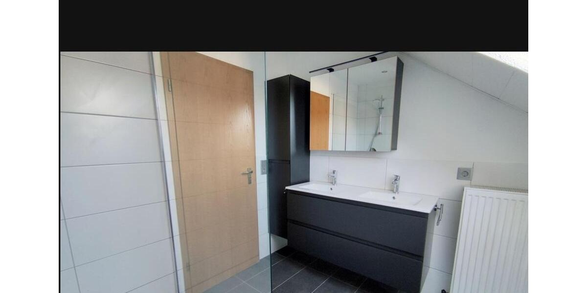 Dachgeschoßwohnung Böbingen an der Rems - 3.5 Zimmer, 82 m&sup2;, 900&euro; | Angebot:26003096