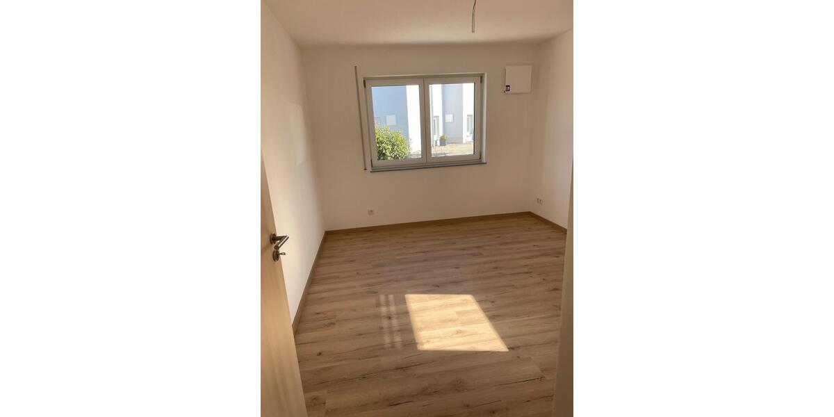 Etagenwohnung Ellwangen (Jagst) - 3.5 Zimmer, 110 m&sup2;, 1.200&euro; | Angebot:25498303