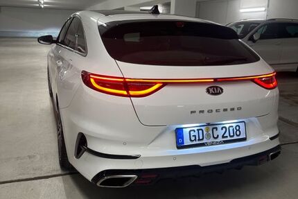 Kia pro ceed / ProCeed 65.000 km 22.490 &euro; Heubach 73540