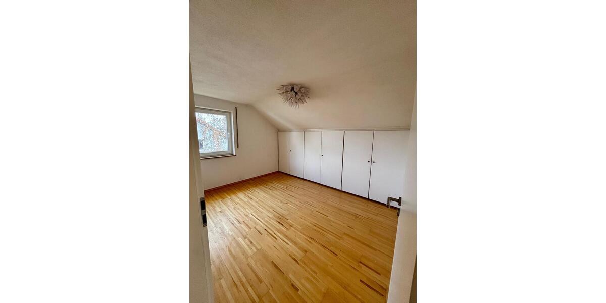 Dachgeschoßwohnung Aalen Unterkochen - 3.5 Zimmer, 70 m&sup2;, 900&euro; | Angebot:26004499