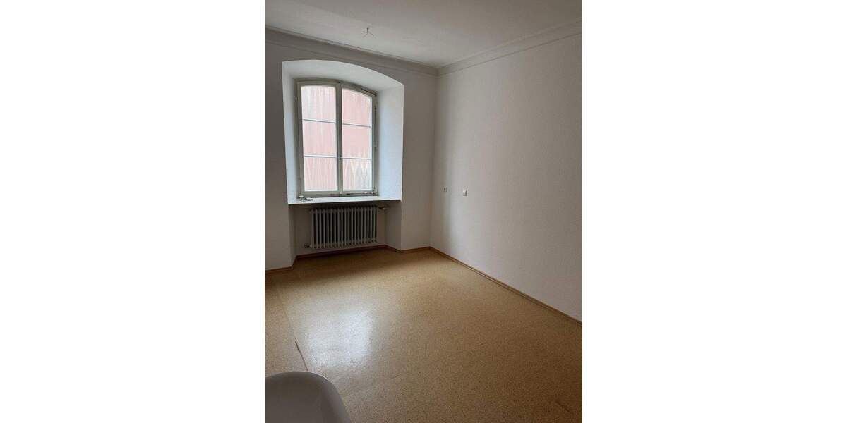 Etagenwohnung Ellwangen - 6 Zimmer, 136 m&sup2;, 1.360&euro; | Angebot:25657526