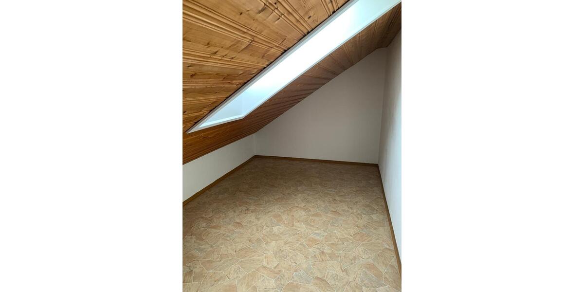 Dachgeschoßwohnung Nördlingen - 3 Zimmer, 74 m&sup2;, 740&euro; | Angebot:23760710
