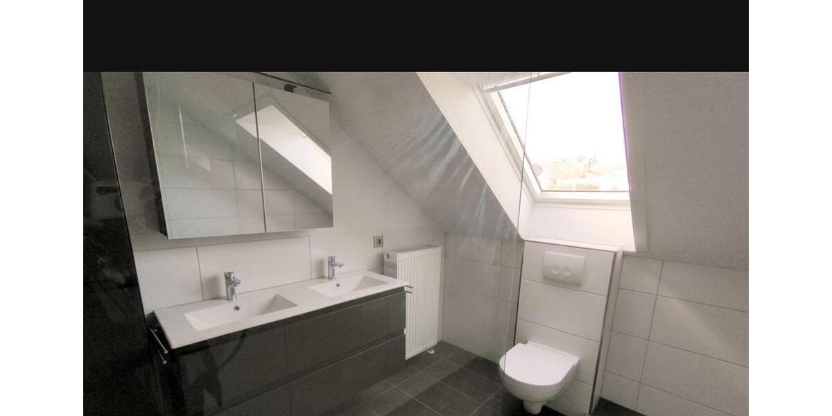 Dachgeschoßwohnung Böbingen an der Rems - 3.5 Zimmer, 82 m&sup2;, 900&euro; | Angebot:26003096