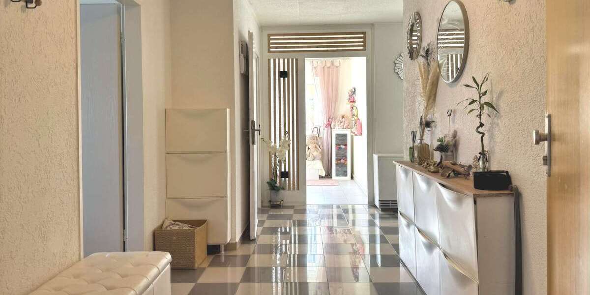 Etagenwohnung Aalen Ebnat - 3.5 Zimmer, 94 m&sup2;, 280.000&euro; | Angebot:25495091