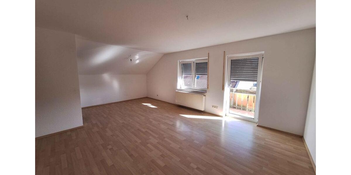 Dachgeschoßwohnung Böhmenkirch - 3 Zimmer, 70 m&sup2;, 600&euro; | Angebot:25941984