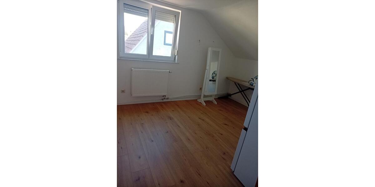 Dachgeschoßwohnung Aalen Unterkochen - 3 Zimmer, 61 m&sup2;, 800&euro; | Angebot:27597210