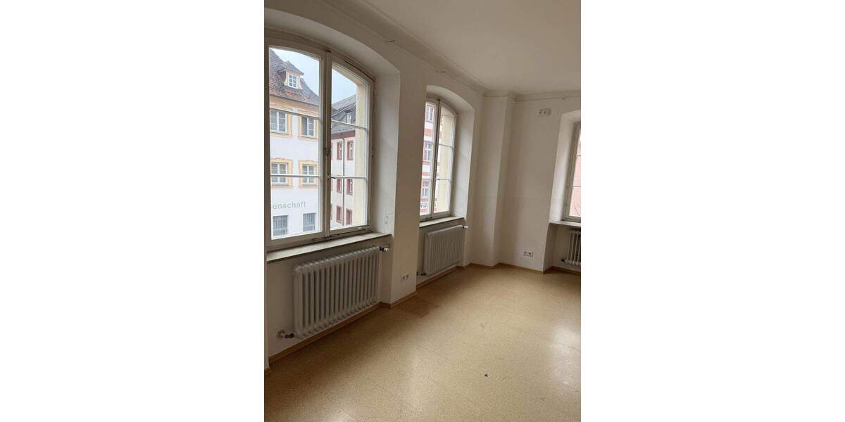 Etagenwohnung Ellwangen - 6 Zimmer, 136 m&sup2;, 1.360&euro; | Angebot:25657526