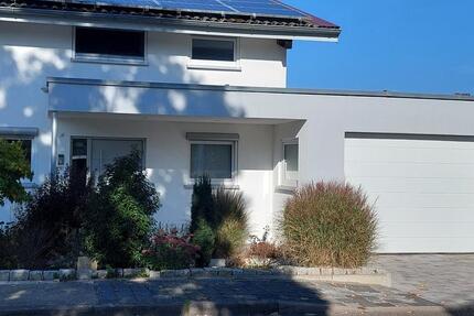Haus Neuler - 4.5 Zimmer, 135 m&sup2;, 1.300&euro; | Angebot:27617711