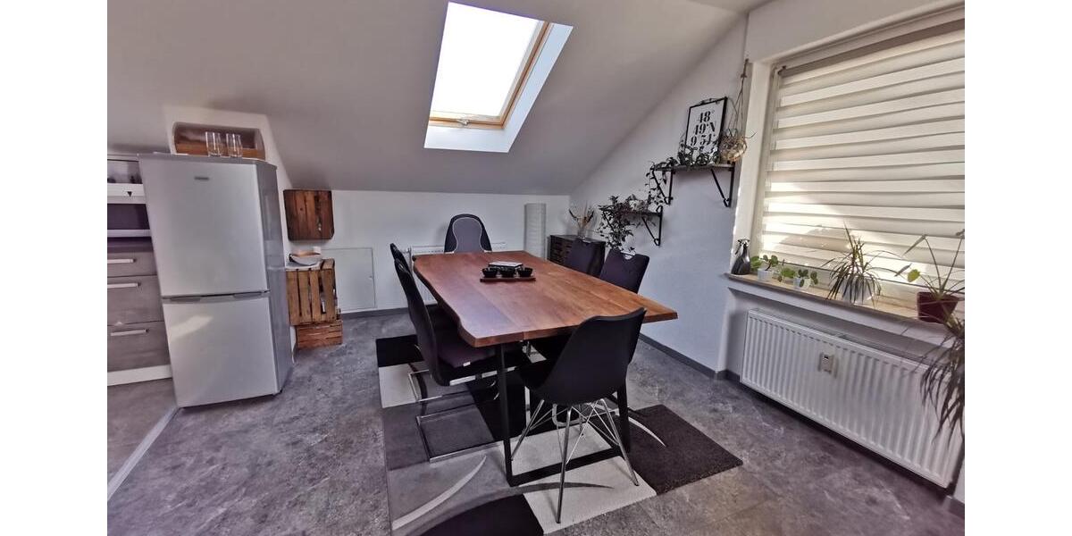Dachgeschoßwohnung Essingen - 3 Zimmer, 90 m&sup2;, 850&euro; | Angebot:26681912