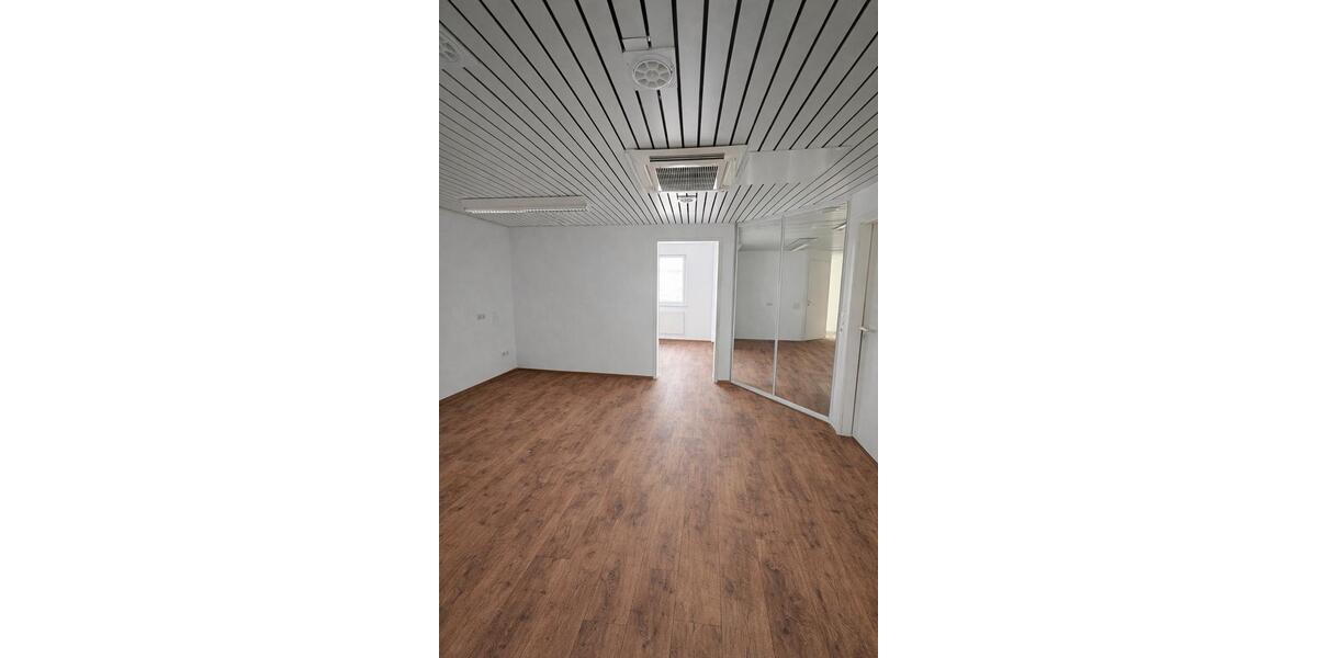 Etagenwohnung Aalen Unterkochen - 6 Zimmer, 170 m&sup2;, 400&euro; | Angebot:24979817