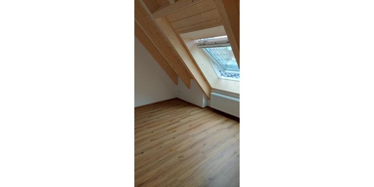 Dachgeschoßwohnung Bartholomä - 3.5 Zimmer, 100 m&sup2;, 950&euro; | Angebot:26625831