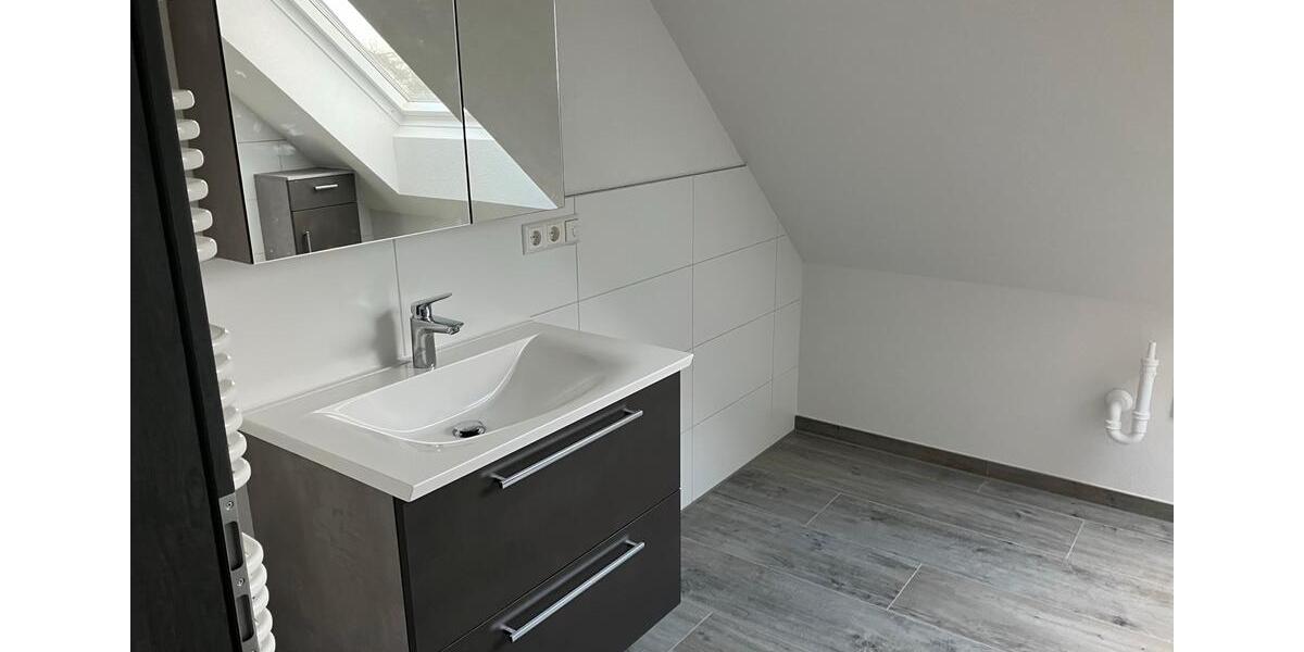 Dachgeschoßwohnung Mutlangen - 3.5 Zimmer, 120 m&sup2;, 1.100&euro; | Angebot:26029521