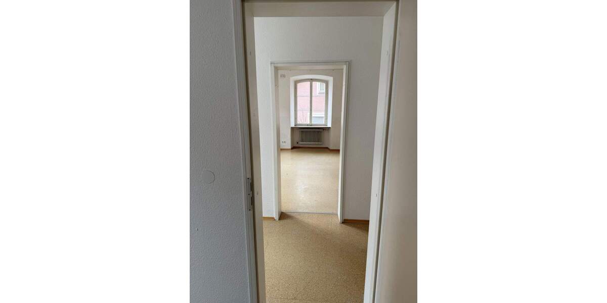 Etagenwohnung Ellwangen - 6 Zimmer, 136 m&sup2;, 1.360&euro; | Angebot:25657526