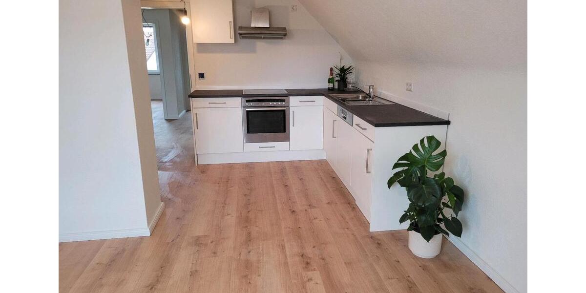 Dachgeschoßwohnung Rainau - 4 Zimmer, 112 m&sup2;, 1.100&euro; | Angebot:25647333