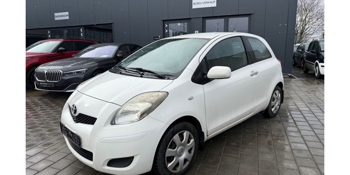 Toyota Yaris 122.000 km 2.900 &euro; Aalen-Essingen 73457