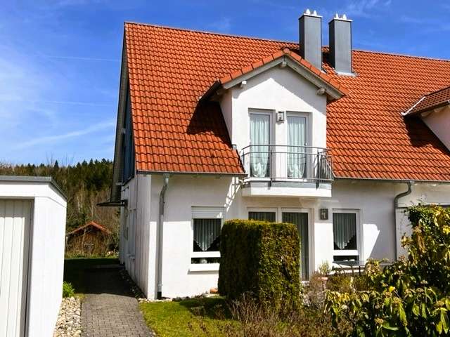 Einfamilienhaus Ellwangen - 5.5 Zimmer, 134 m&sup2;, 1.640&euro; | Angebot:25444143