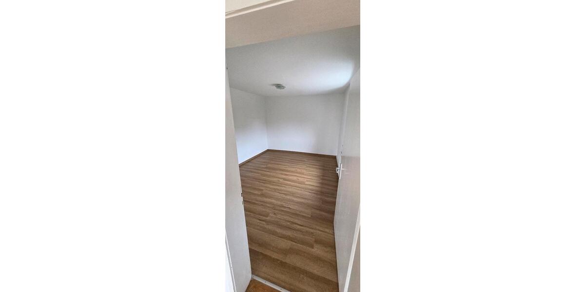 Etagenwohnung Bartholomä - 5 Zimmer, 115 m&sup2;, 860&euro; | Angebot:25953920