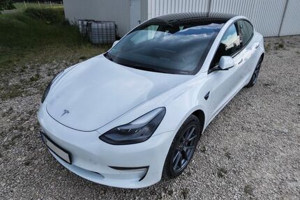 Tesla Model 3 55.091 km 28.000 &euro; Lauterstein 73111