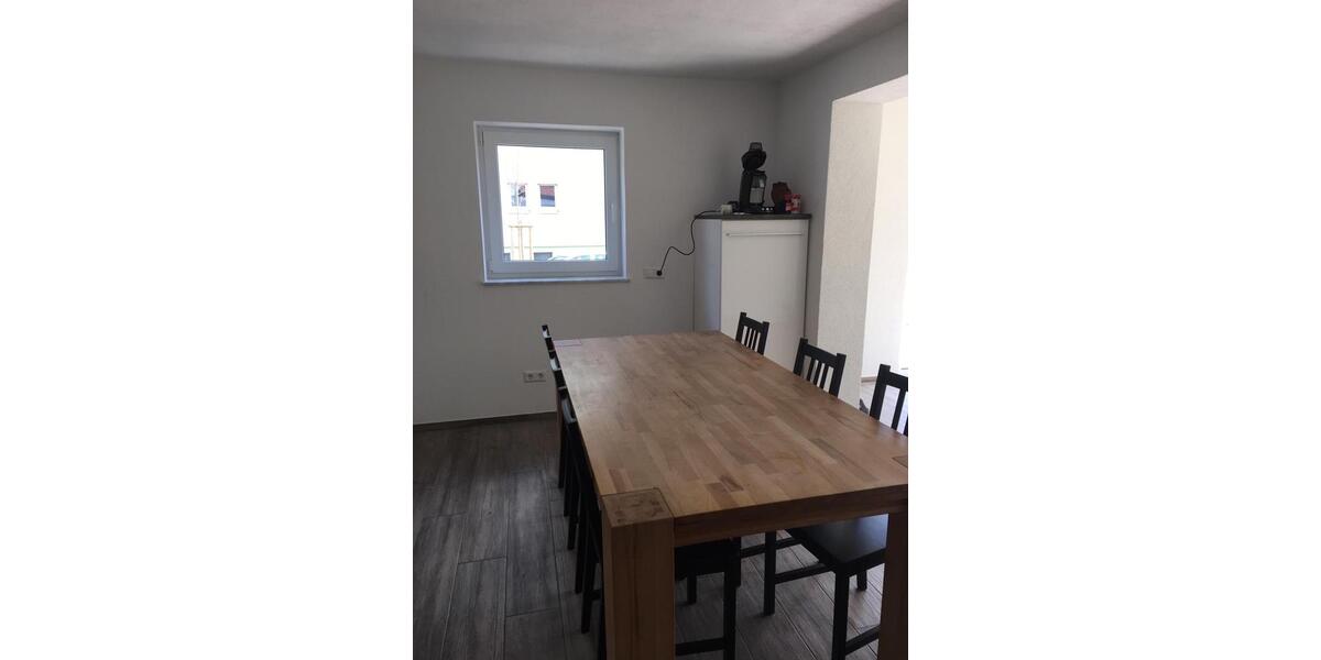 Reihenhaus Schwäbisch Gmünd - 8 Zimmer, 140 m&sup2;, 1.500&euro; | Angebot:27643046