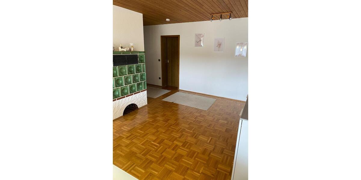 Erdgeschoßwohnung Rosenberg - 5.5 Zimmer, 142 m&sup2;, 1.200&euro; | Angebot:25944180