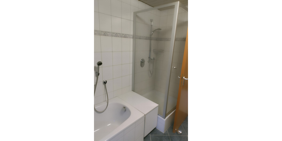 Erdgeschoßwohnung Aalen Unterkochen - 3.5 Zimmer, 98 m&sup2;, 1.300&euro; | Angebot:24345668