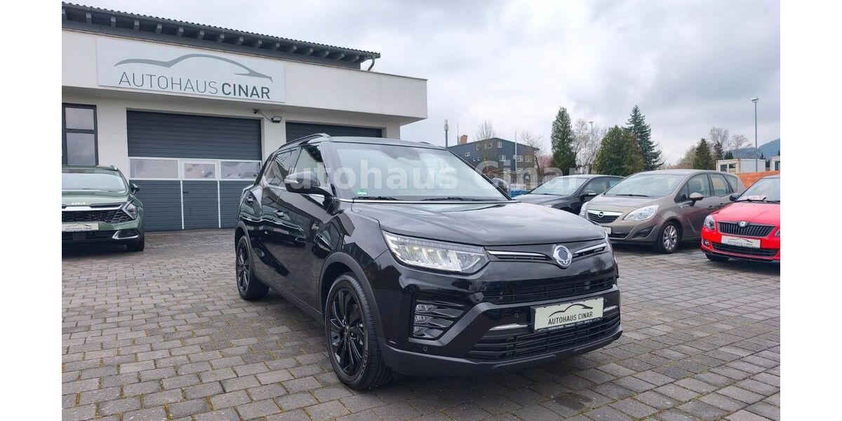 SsangYong Tivoli 12.300 km 17.990 &euro; Waldstetten 73550